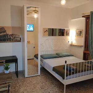 Trastevere Station Privatunterkunft Rom