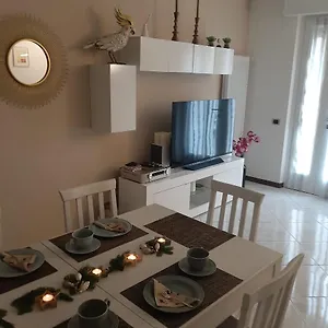 Apartment Girasole,, Saló